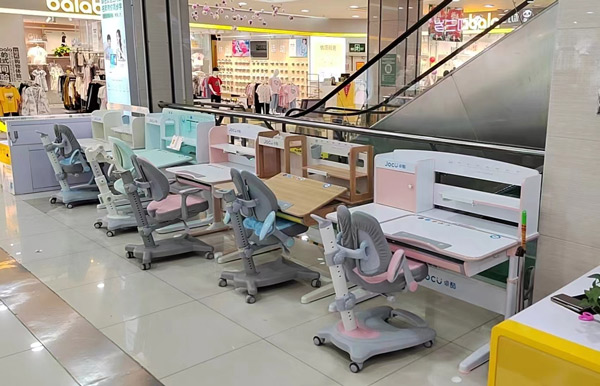 购物中心学习桌展示